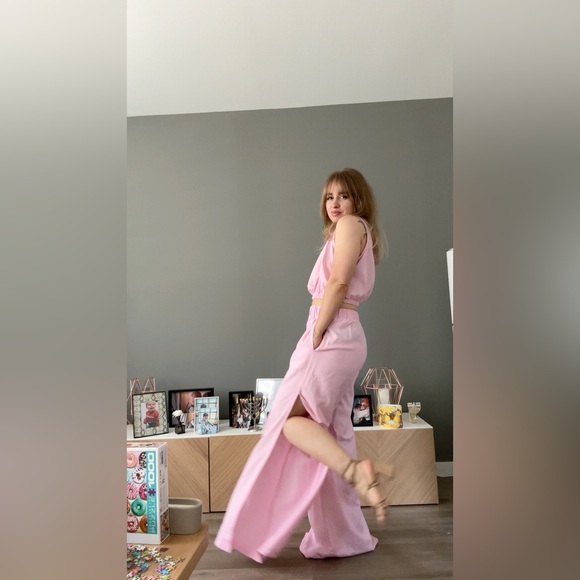 Elegant Linen Set - Picture 6 of 7